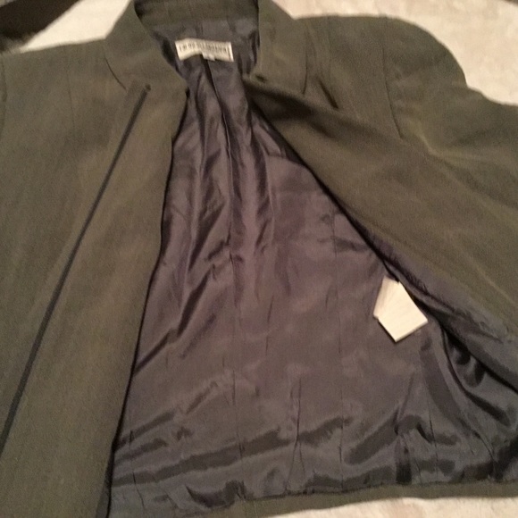 Giorgio Armani Vintage Green Zippered Jacket - 6 - Picture 8 of 12